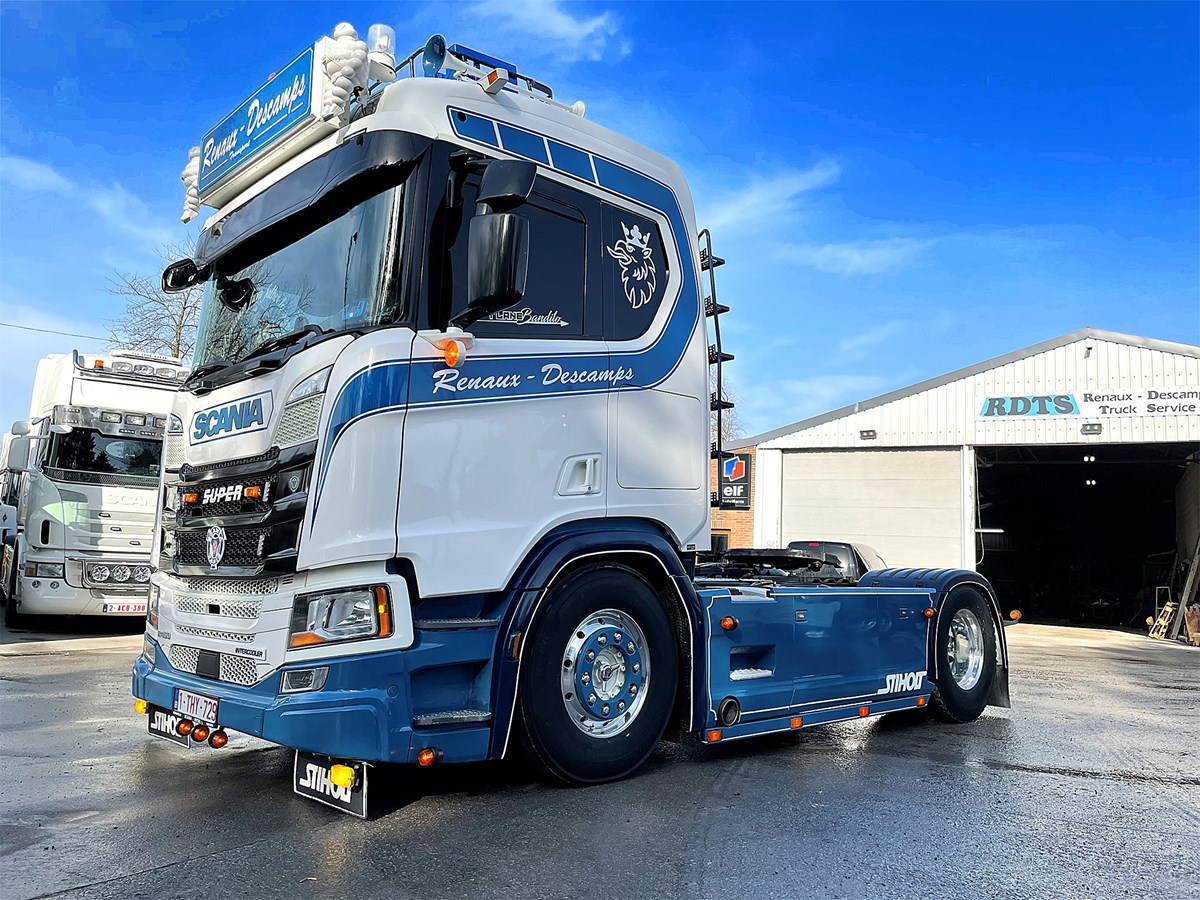 Lettrage camion scania adn concept chimay